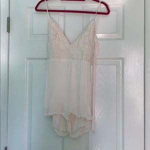 SUPER CUTE off white beachy romper